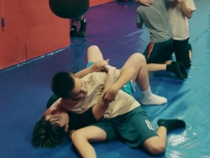 Удушающие приёмы в MMA: почему без них не обойтись даже в ударной игре